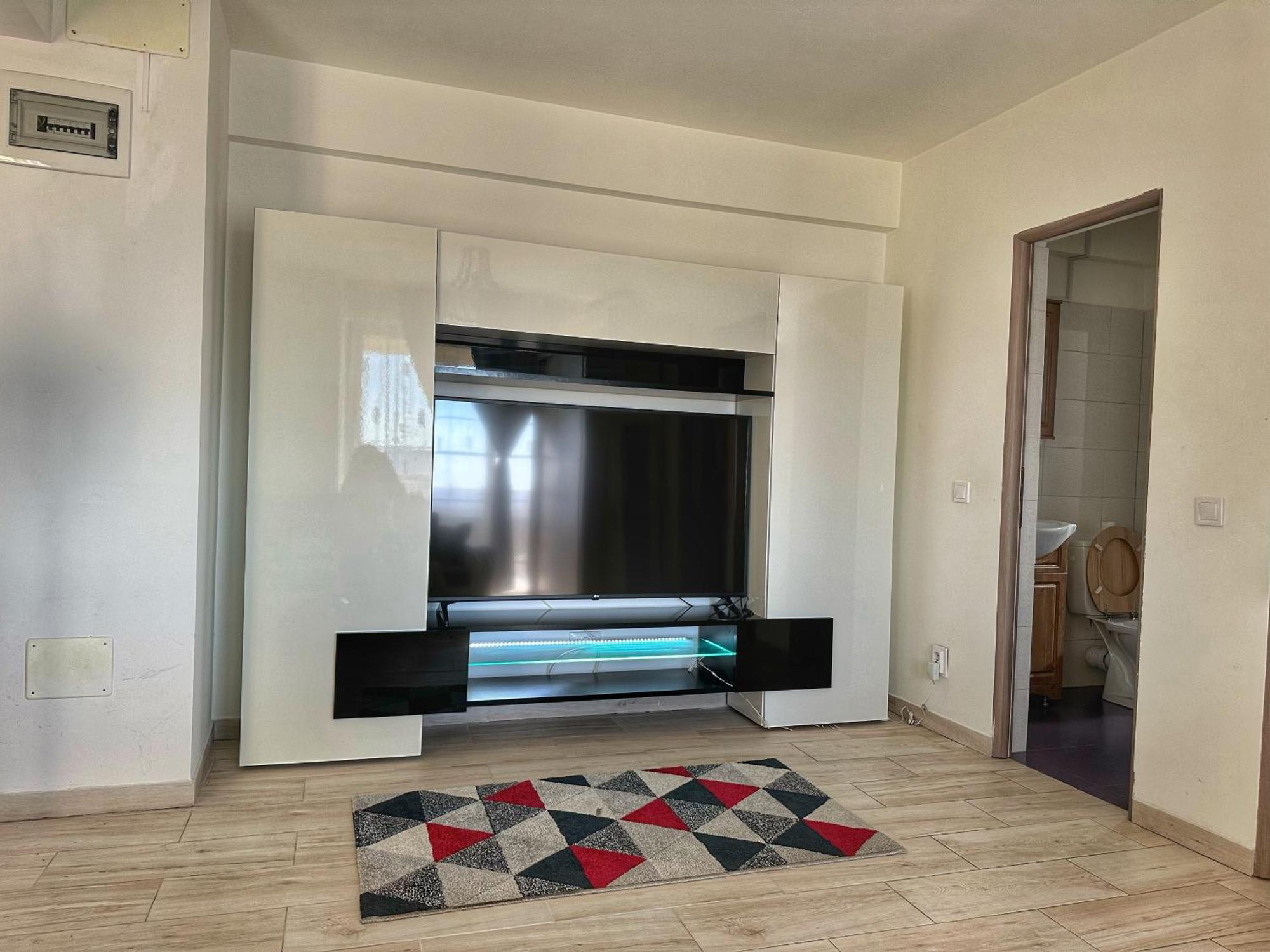 Fancy Apartament Promenada Balcon Panoramic, Parcare, Incalzire Pardoseala, Self Check In Крайова Екстер'єр фото