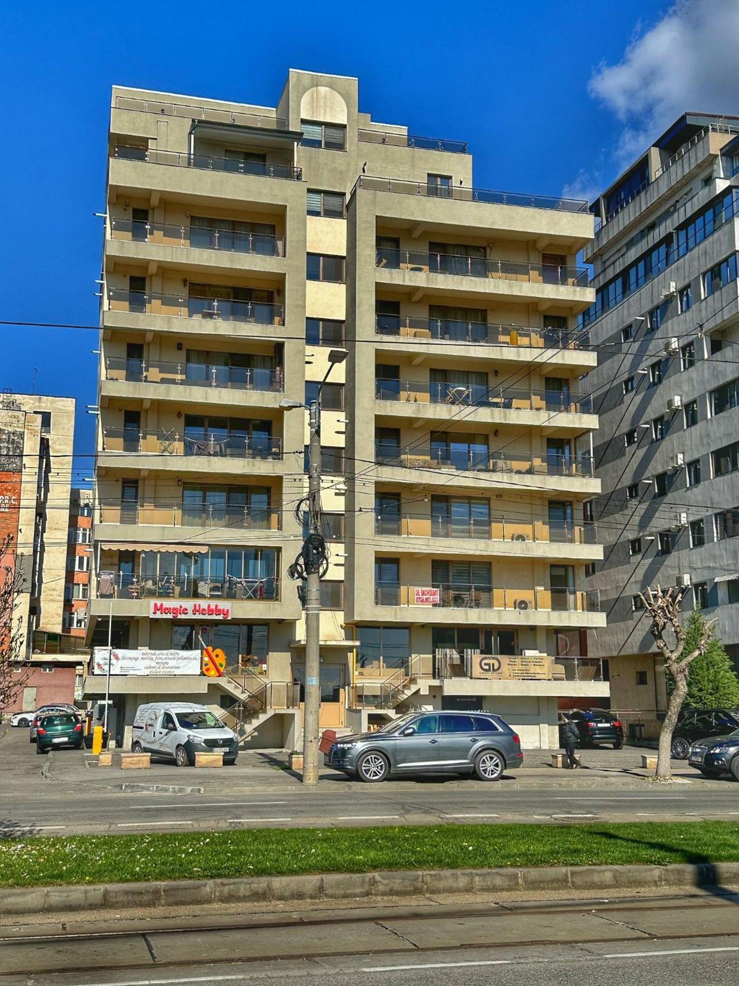 Fancy Apartament Promenada Balcon Panoramic, Parcare, Incalzire Pardoseala, Self Check In Крайова Екстер'єр фото