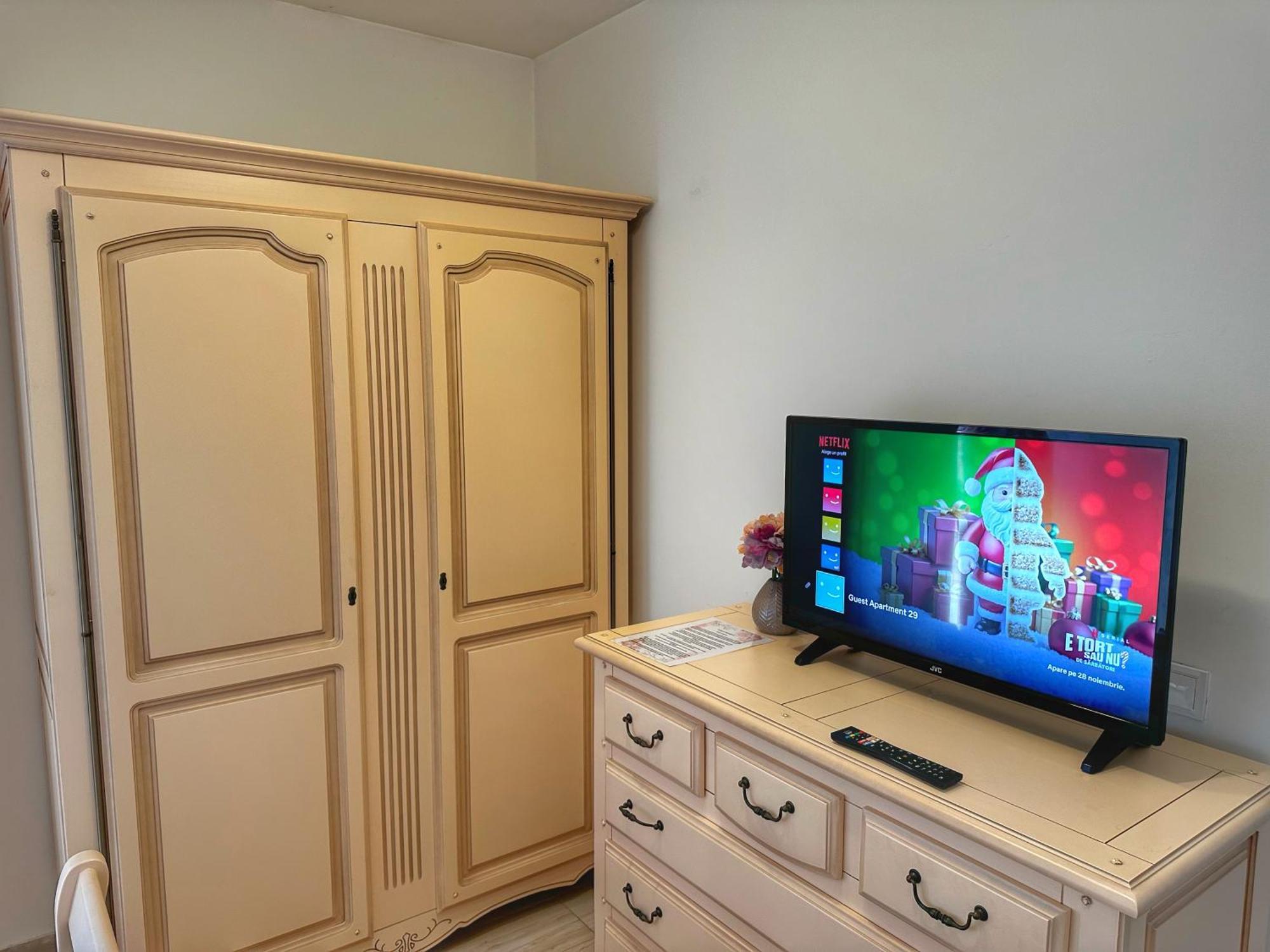 Fancy Apartament Promenada Balcon Panoramic, Parcare, Incalzire Pardoseala, Self Check In Крайова Екстер'єр фото